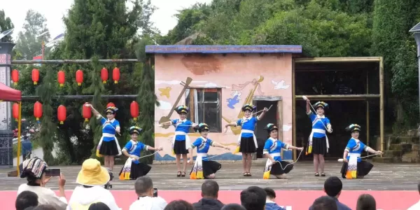 “活力永勝·我在他留山等你”2025年永勝縣六德他留粑粑節(jié)開(kāi)幕