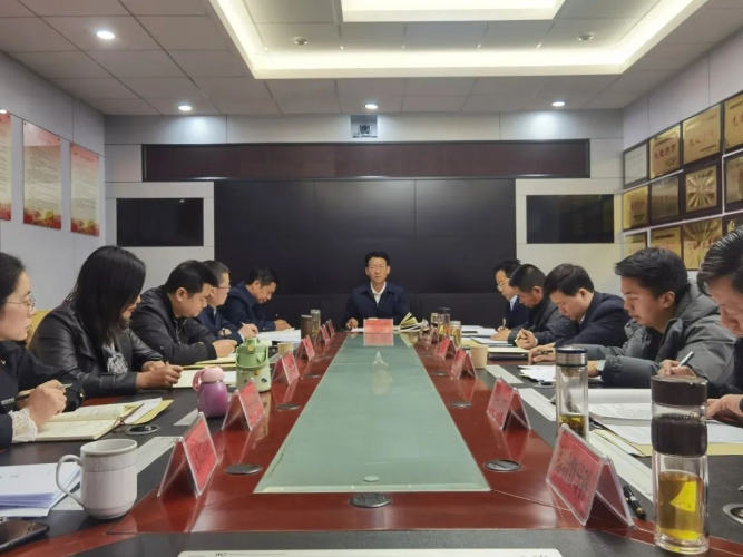 市委政法委召開月調(diào)度評(píng)議工作會(huì)議