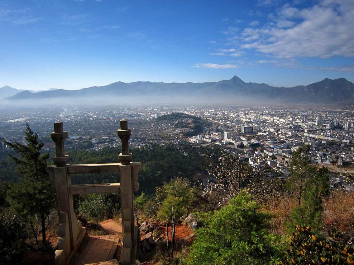 多久沒爬過象山啦？